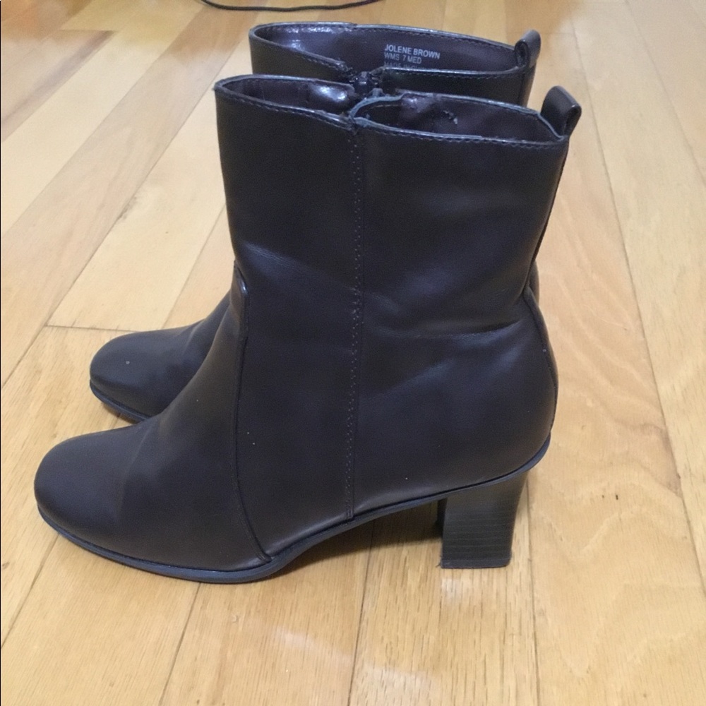 Women’s Croft and Barrow Jolene Brown Booties